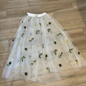 Beautiful Tulle embroidered skirt size XS or Asian S see through